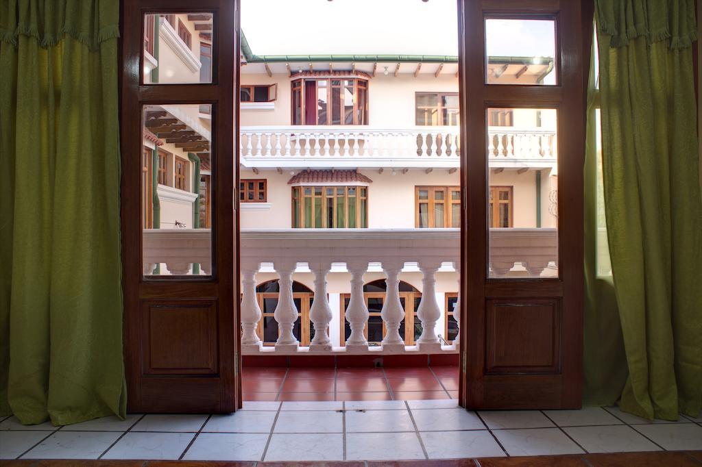 Hotel Fotherhouse San Salvador Exterior foto
